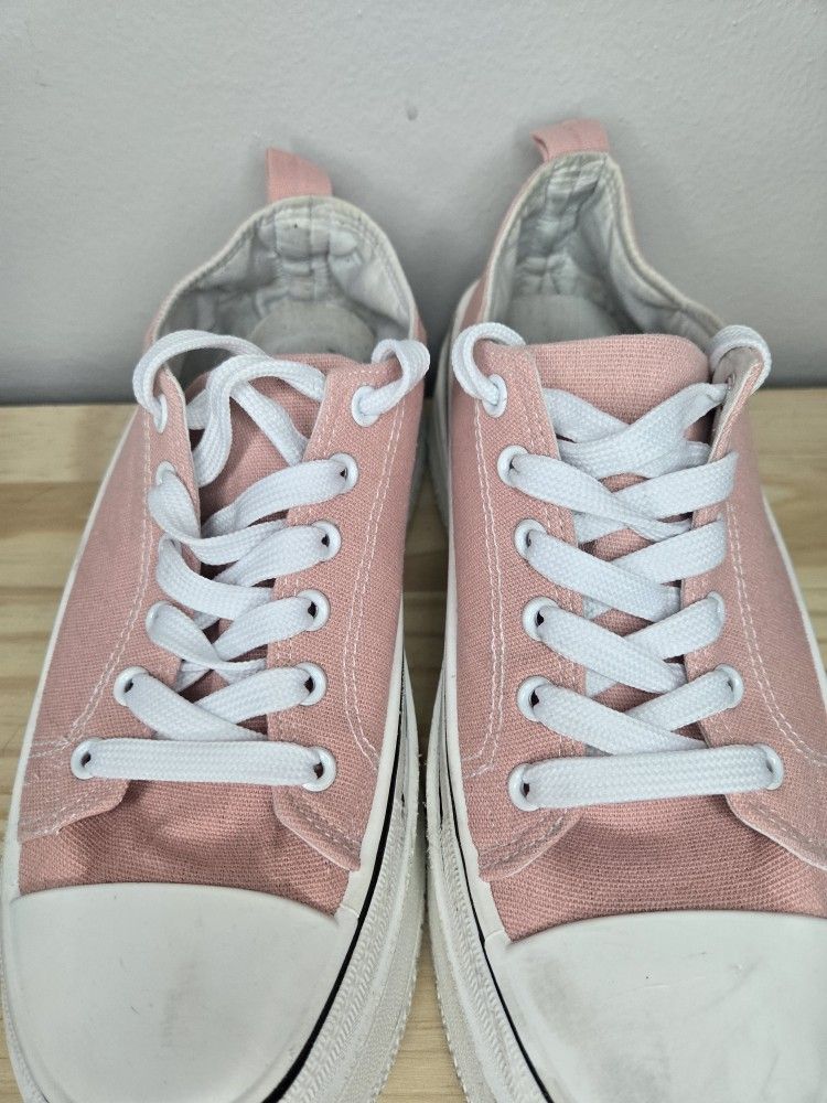 Rogue Helium Pink Women's Size 8 Shoes